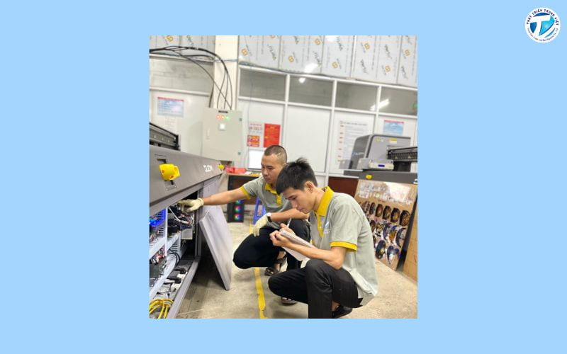 Đội ngũ kỹ thuật của Phát Triển Trung Việt luôn sẵn sàng hỗ trợ khách hàng 